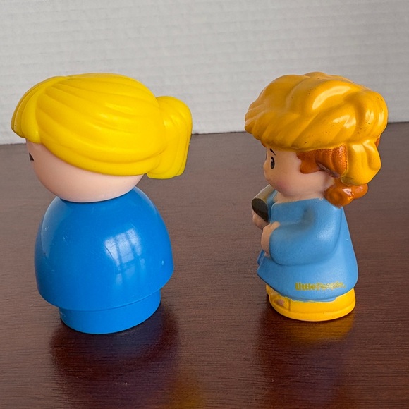 4 Sets for $20 - Two Fisher Price Little People Replacement Pieces Girl Wiseman - Picture 2 of 6